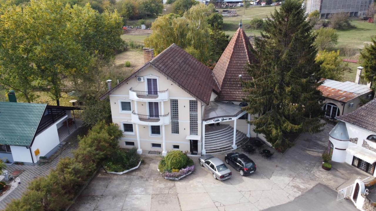 B&B Villa Pipacs Feketić Exterior foto